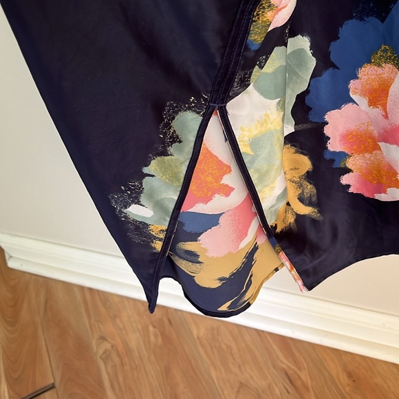 - Natori Hanami navy floral print caftan vneck size M - Picture 8 of 12